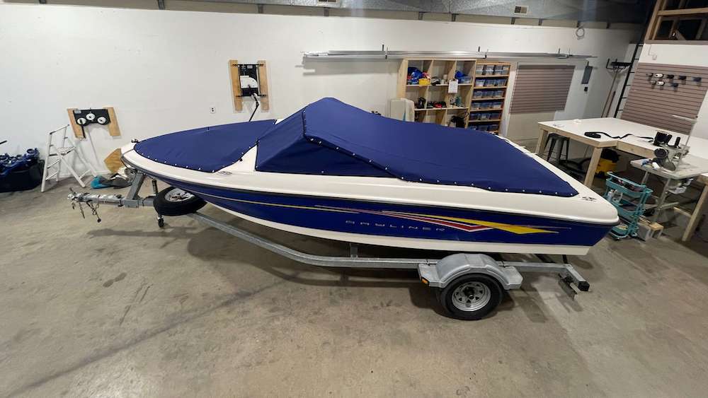 custom-boat-cover-with-snaps-on-speed-boat